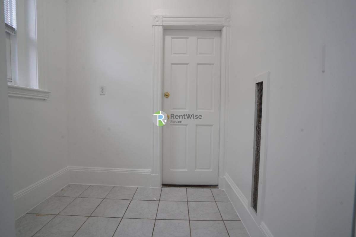 Apartment for rent at 73 Brighton Ave #6, Allston, MA 02134