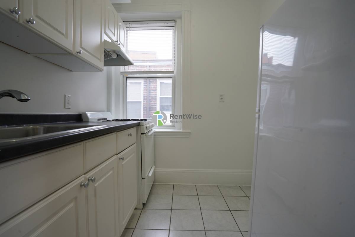 Apartment for rent at 73 Brighton Ave #6, Allston, MA 02134