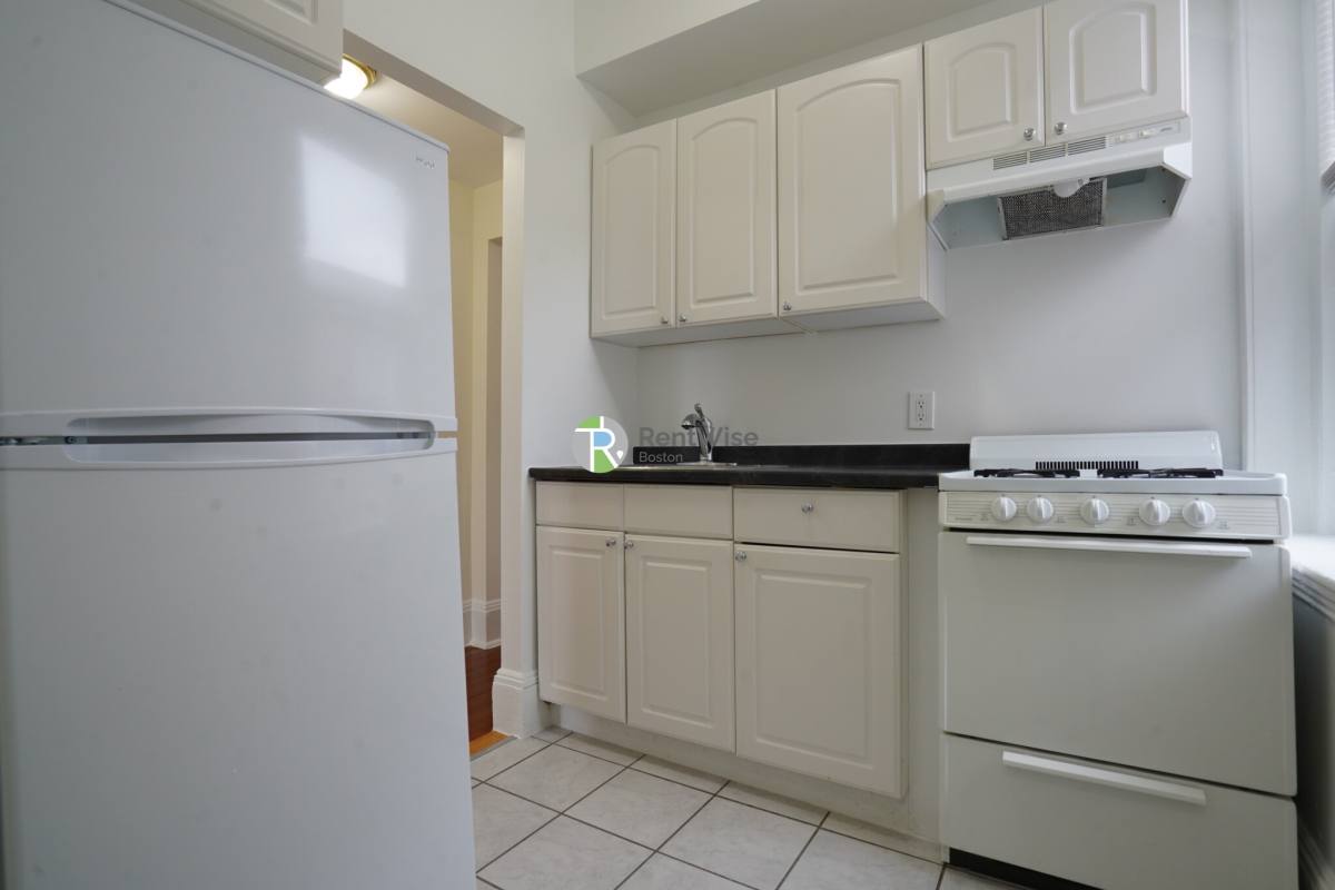 Apartment for rent at 73 Brighton Ave #6, Allston, MA 02134