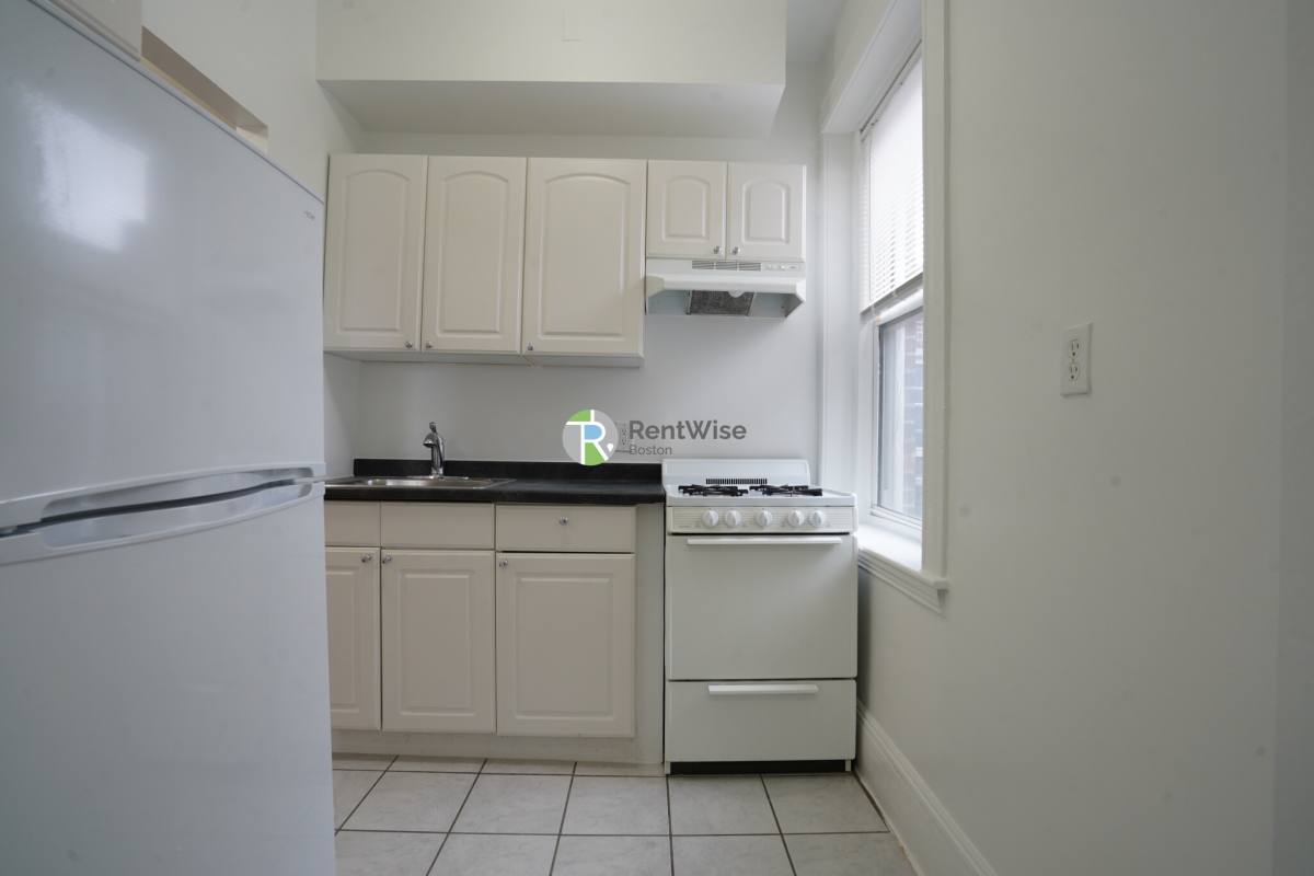 Apartment for rent at 73 Brighton Ave #6, Allston, MA 02134