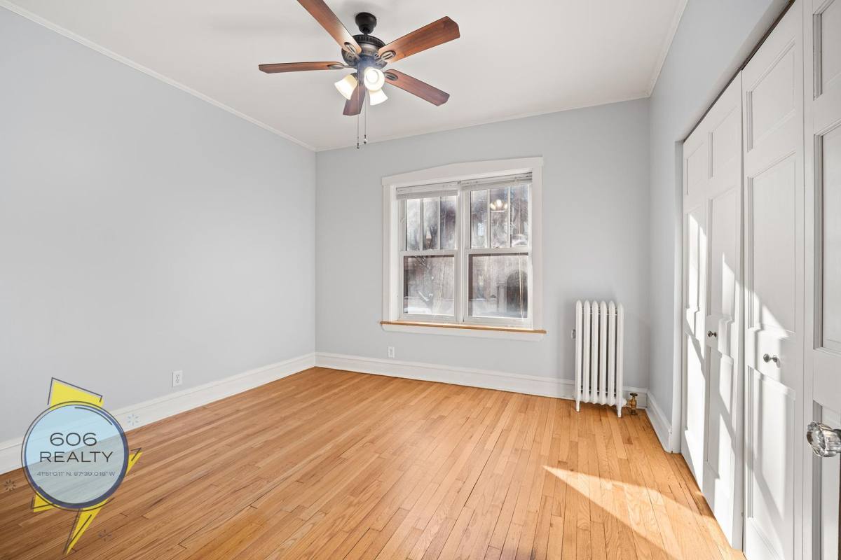 Apartment for rent at 822 W Wrightwood Ave, Chicago, IL 60614
