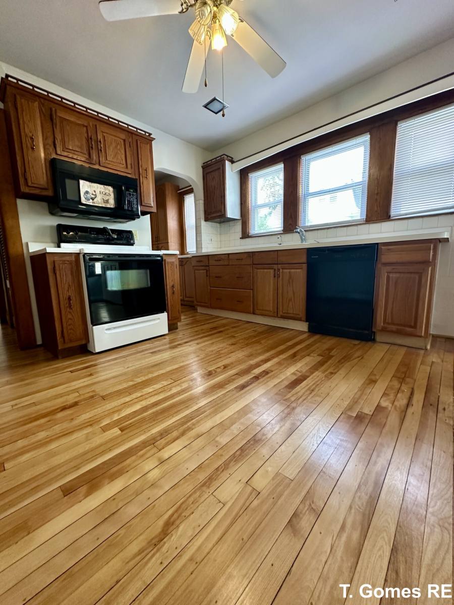 Apartment for rent at 139 Fellsway W #1, Medford, MA 02155