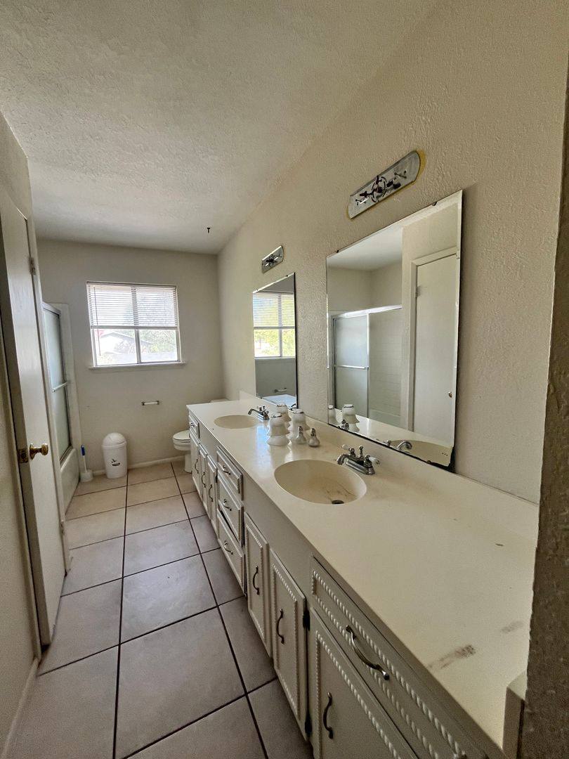 House for rent at 5117 Royalton Dr, Corpus Christi, TX 78413