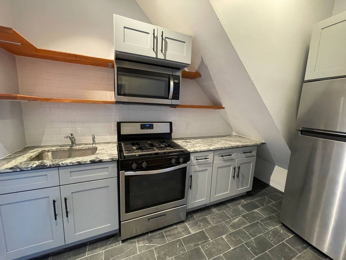 Apartment for rent at 10 Farrington St, Newburgh, NY 12550