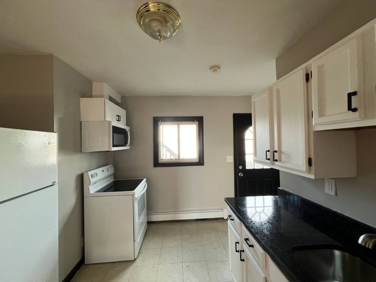 Apartment for rent at 85 Prospect St, Worcester, MA 01605