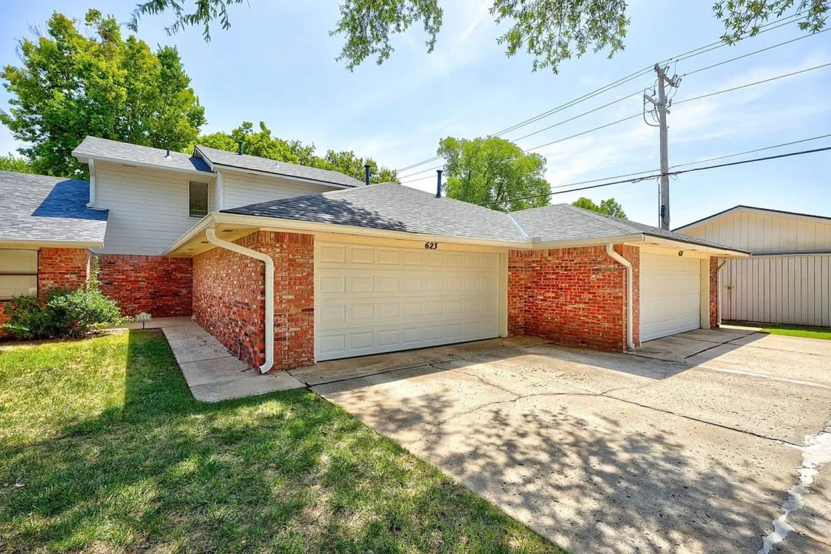 Townhouse for rent at 717 36th Ave, Norman, OK 73072