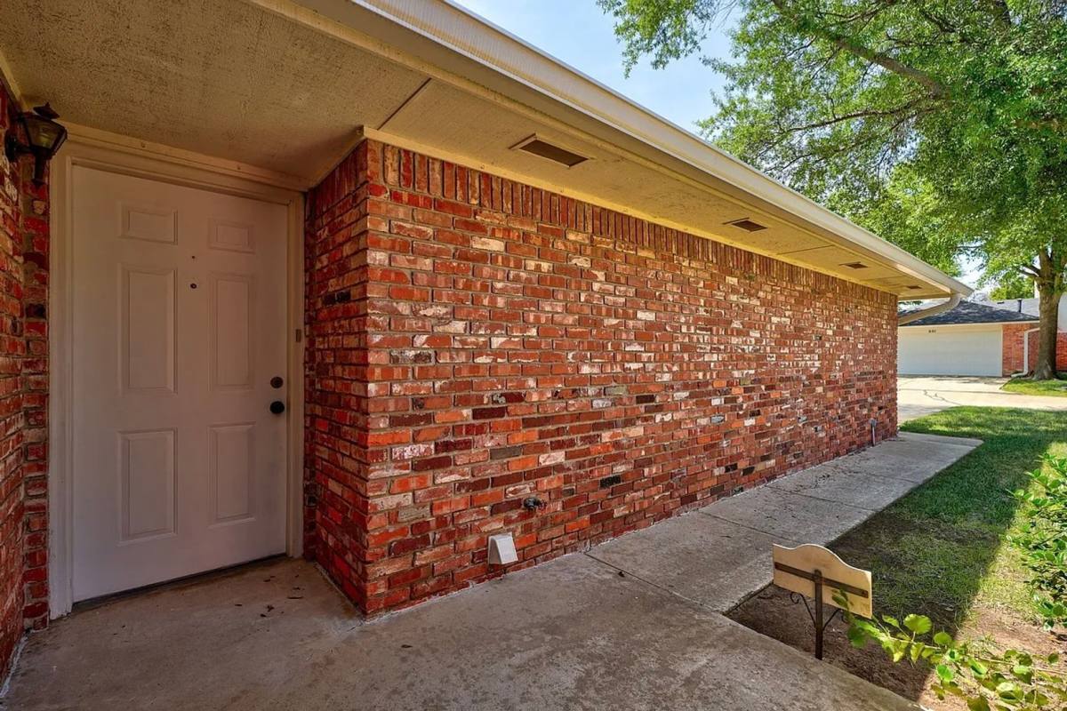 Townhouse for rent at 717 36th Ave, Norman, OK 73072