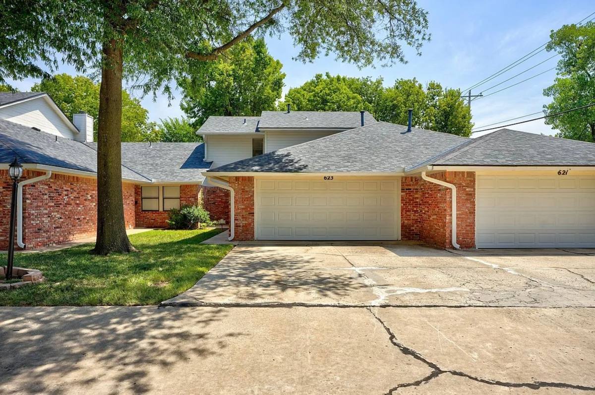 Townhouse for rent at 717 36th Ave, Norman, OK 73072