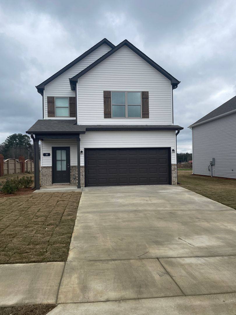 House for rent at 35 Cole Lane, Sylacauga, AL 35150