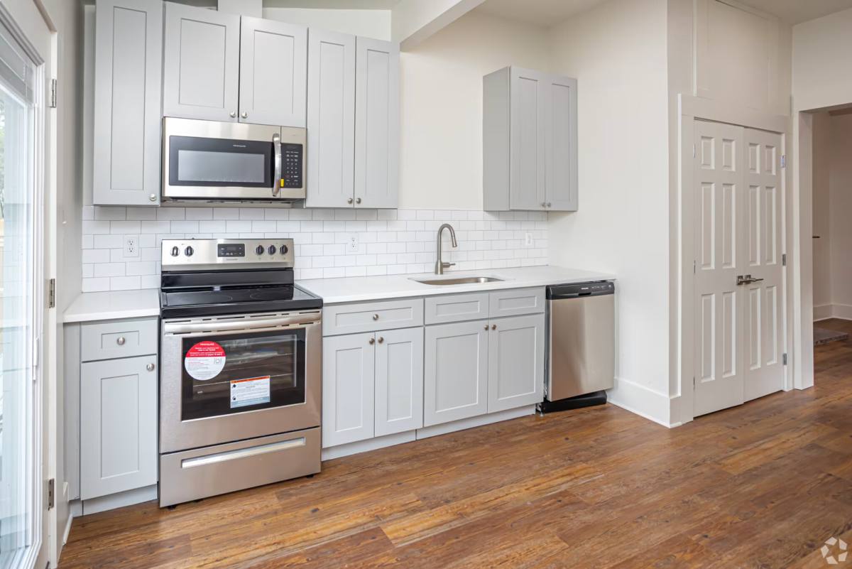 Apartment for rent at 1224 Bordeaux St, New Orleans, LA 70115