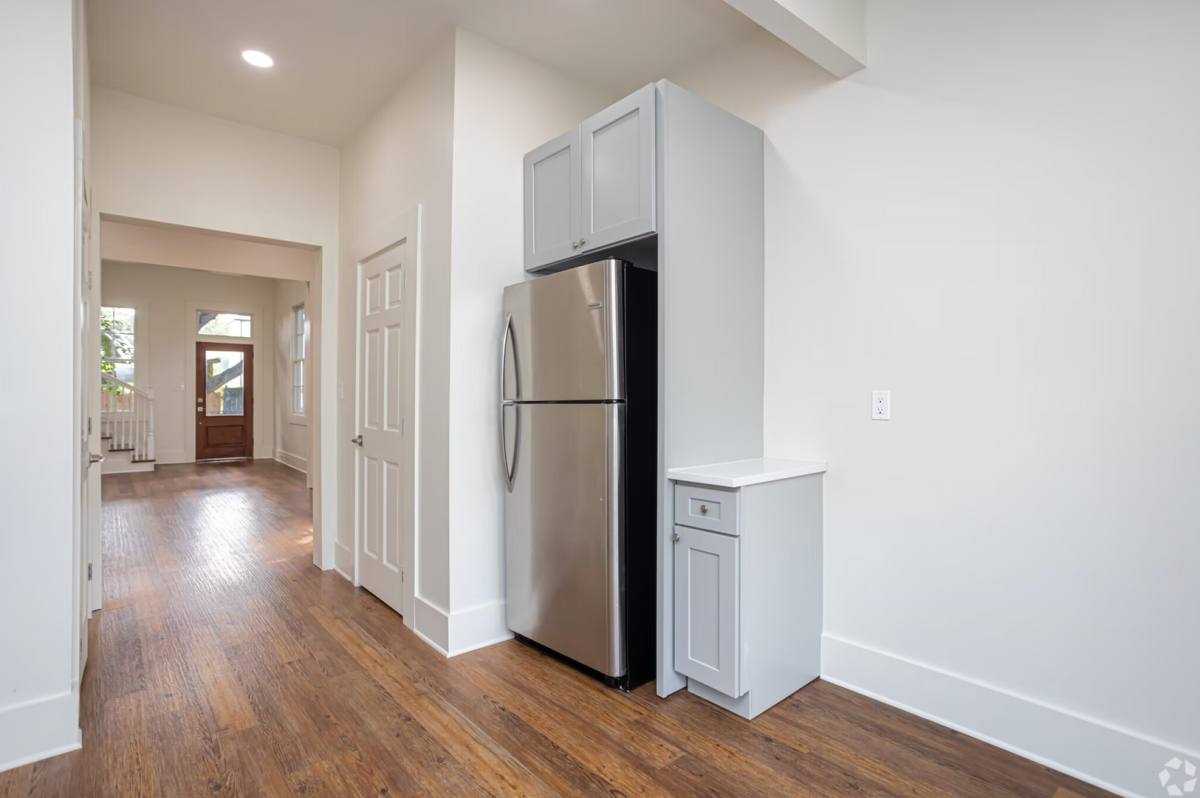 Apartment for rent at 1224 Bordeaux St, New Orleans, LA 70115