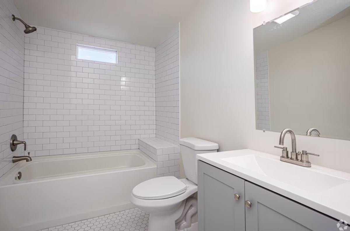 Apartment for rent at 1224 Bordeaux St, New Orleans, LA 70115