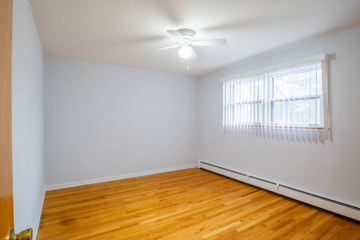 Apartment for rent at 2420-30 W 183rd St, Homewood, IL 60430
