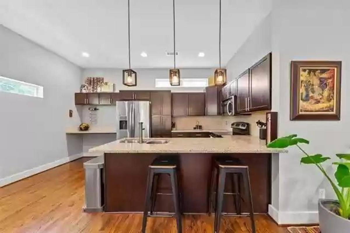 Condo for rent at 5711 Ross Ave, Dallas, TX 75206