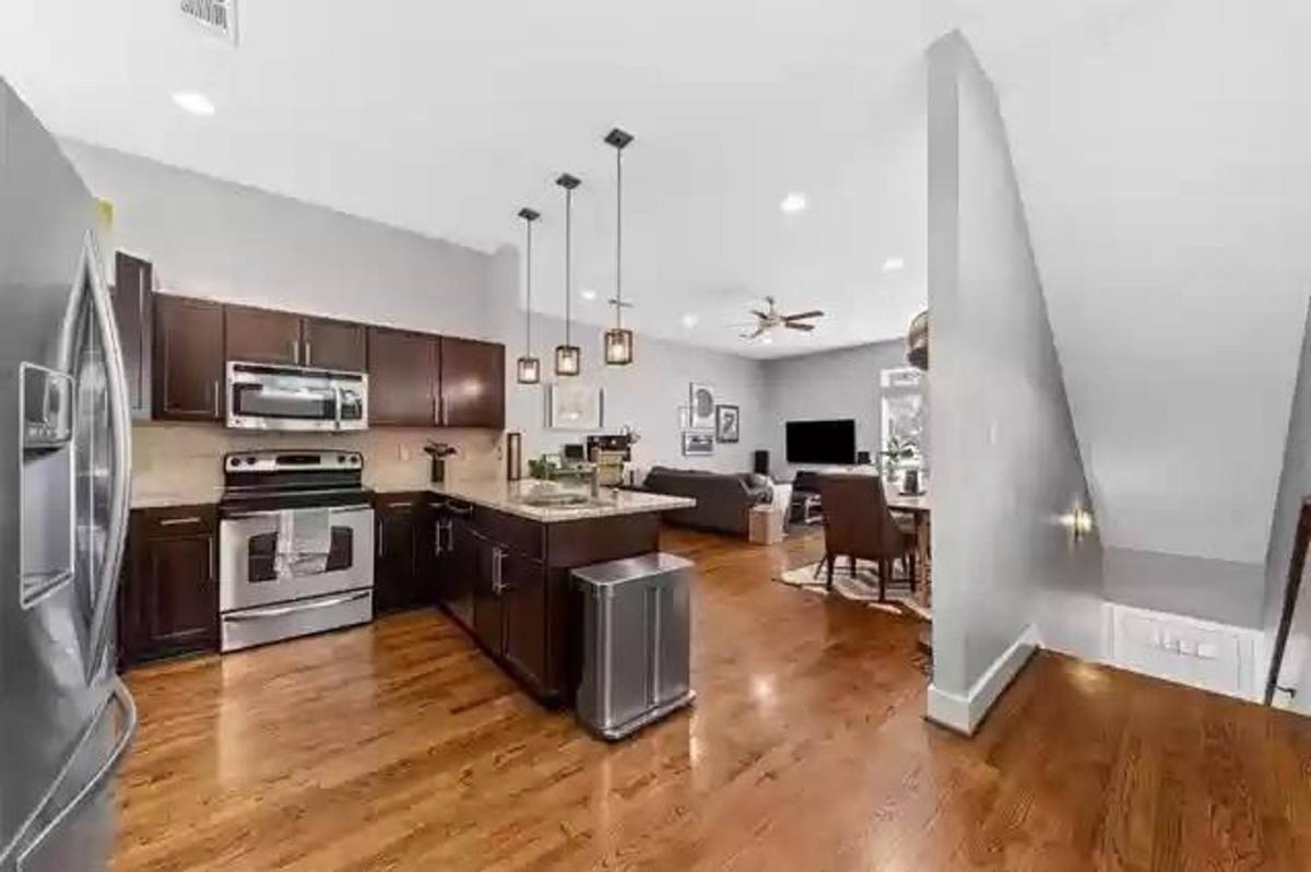 Condo for rent at 5711 Ross Ave, Dallas, TX 75206
