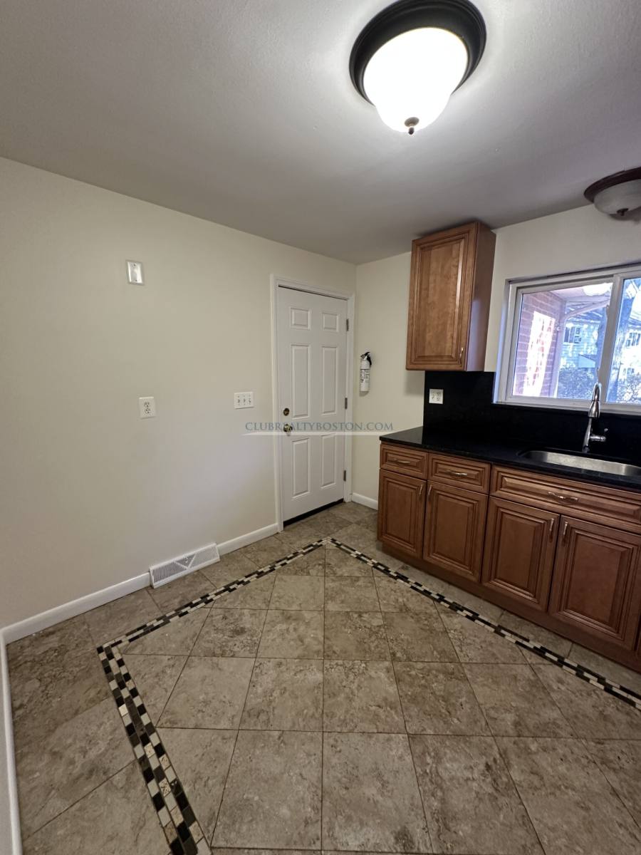 Apartment for rent at 21 Oxford Circle #21, Belmont, MA 02478