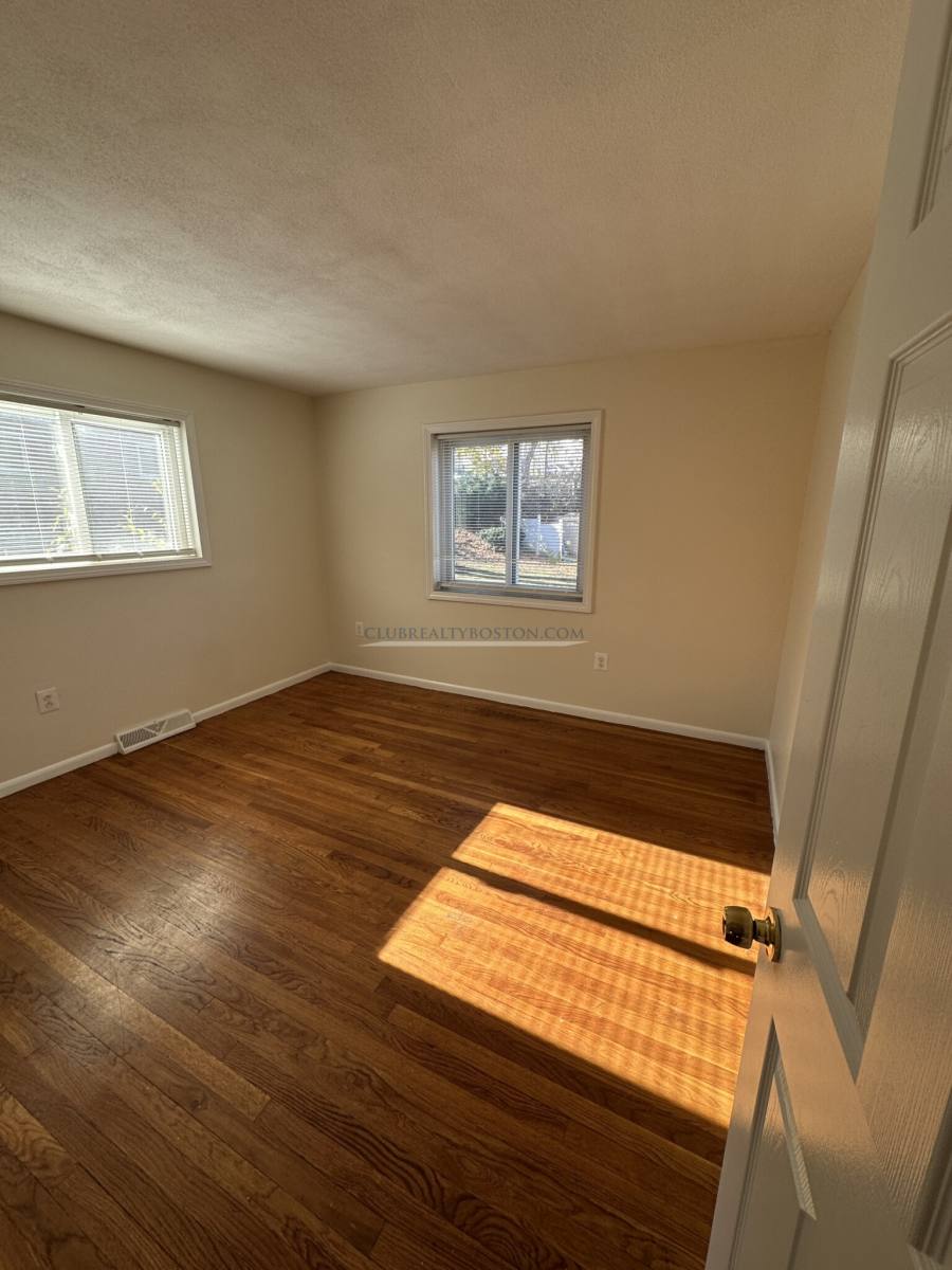 Apartment for rent at 21 Oxford Circle #21, Belmont, MA 02478