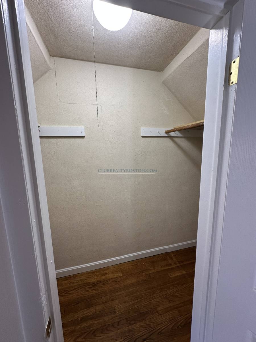 Apartment for rent at 21 Oxford Circle #21, Belmont, MA 02478