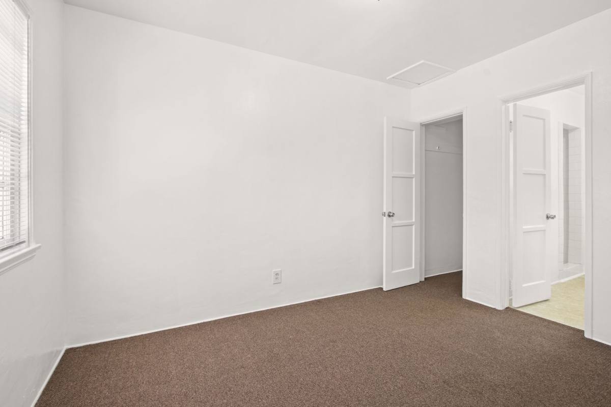 Townhouse for rent at 2723 E 8th St, Long Beach, CA 90804