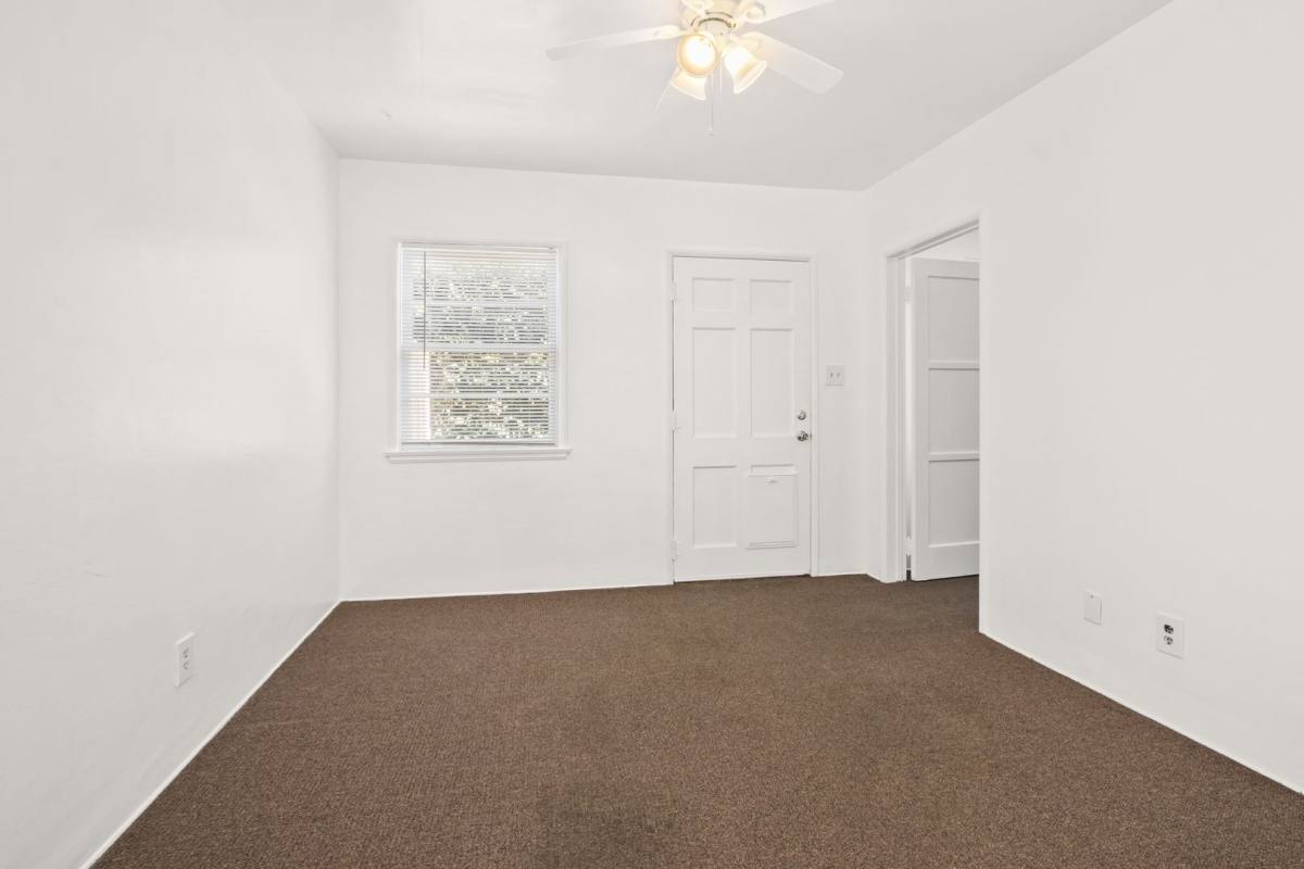 Townhouse for rent at 2723 E 8th St, Long Beach, CA 90804