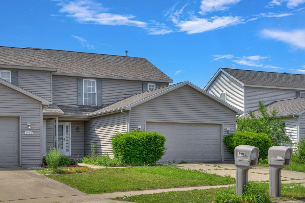 House for rent at 3907 Balmoral Dr, Champaign, IL 61822