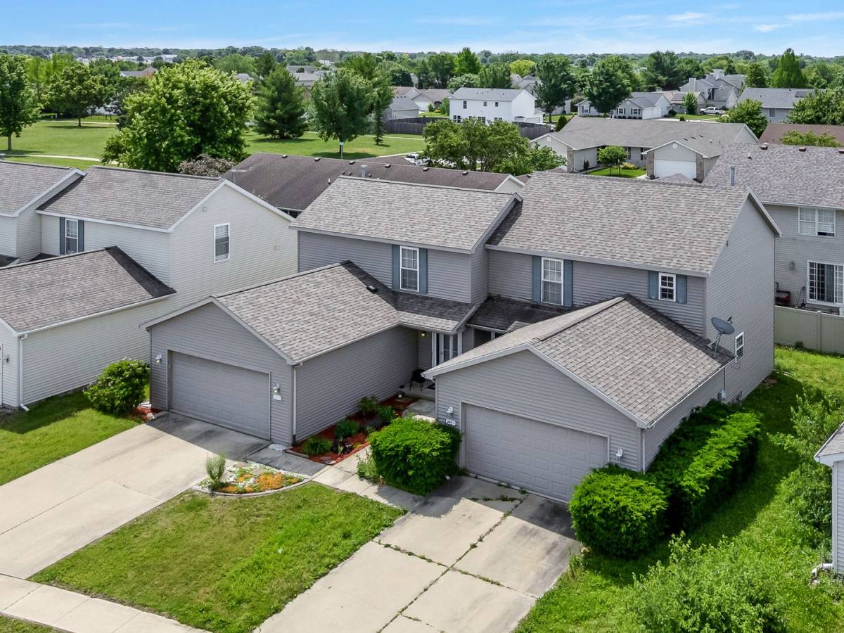 House for rent at 3907 Balmoral Dr, Champaign, IL 61822