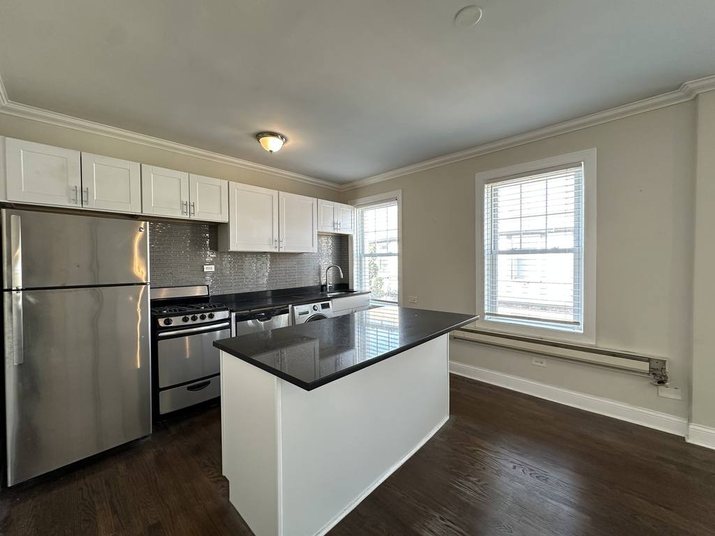 Apartment for rent at 916 18 Green Bay, Winnetka, IL 60093