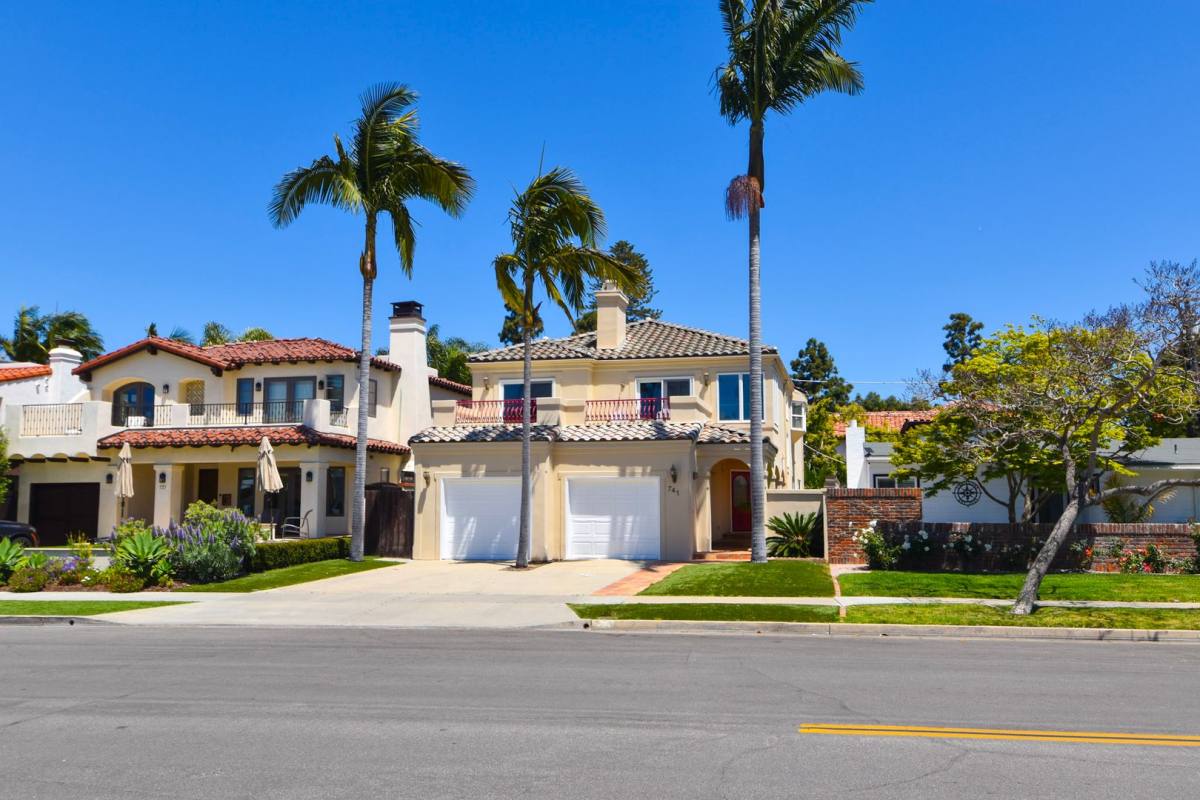 Apartment for rent at 741 Guadalupe Ave, Coronado, CA 92118