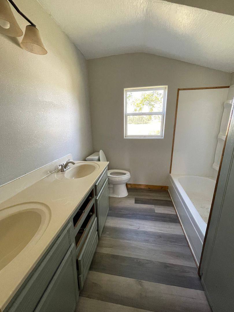 House for rent at 9696 State Highway Cc, Exeter, MO 65647