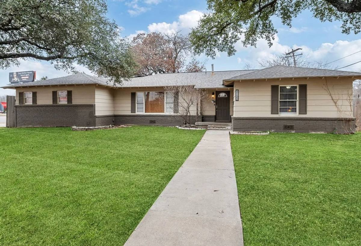 House for rent at 4132 Rothington Rd, Fort Worth, TX 76116
