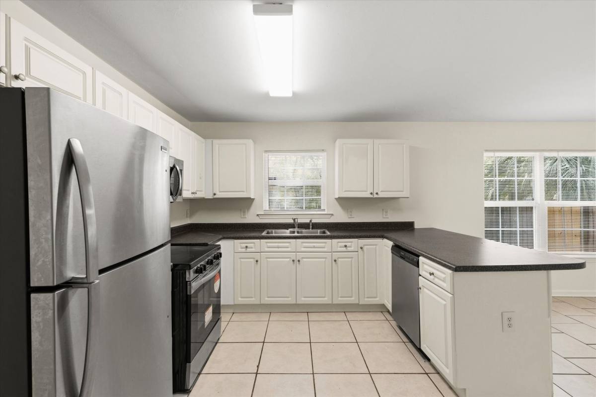 Apartment for rent at 735 Putnam Dr, Tallahassee, FL 32301