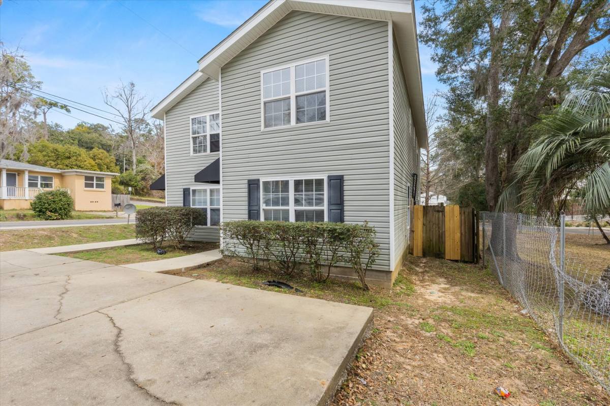 Apartment for rent at 735 Putnam Dr, Tallahassee, FL 32301