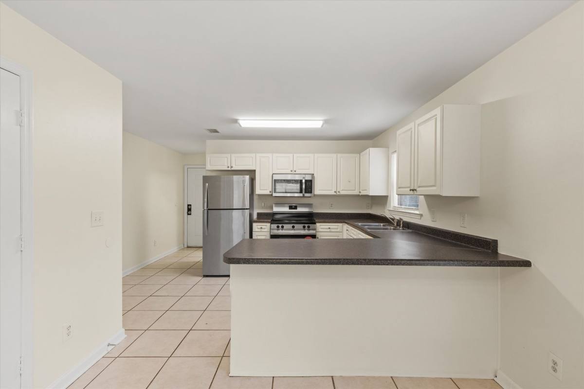 Apartment for rent at 735 Putnam Dr, Tallahassee, FL 32301