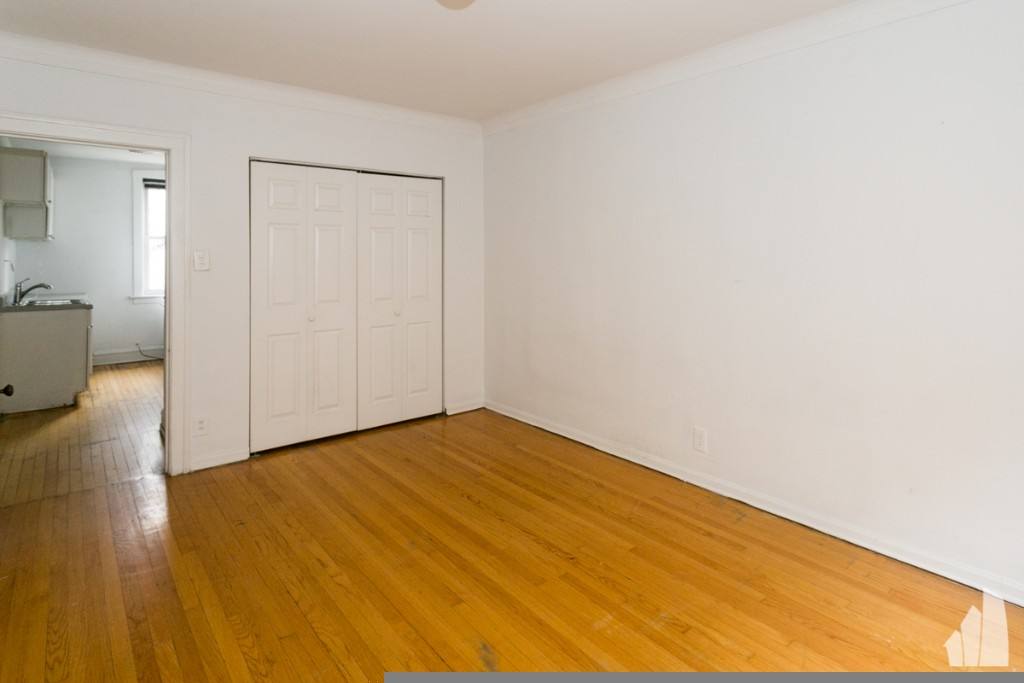 Apartment for rent at 1904 W Winnemac Ave #1, Chicago, IL 60640