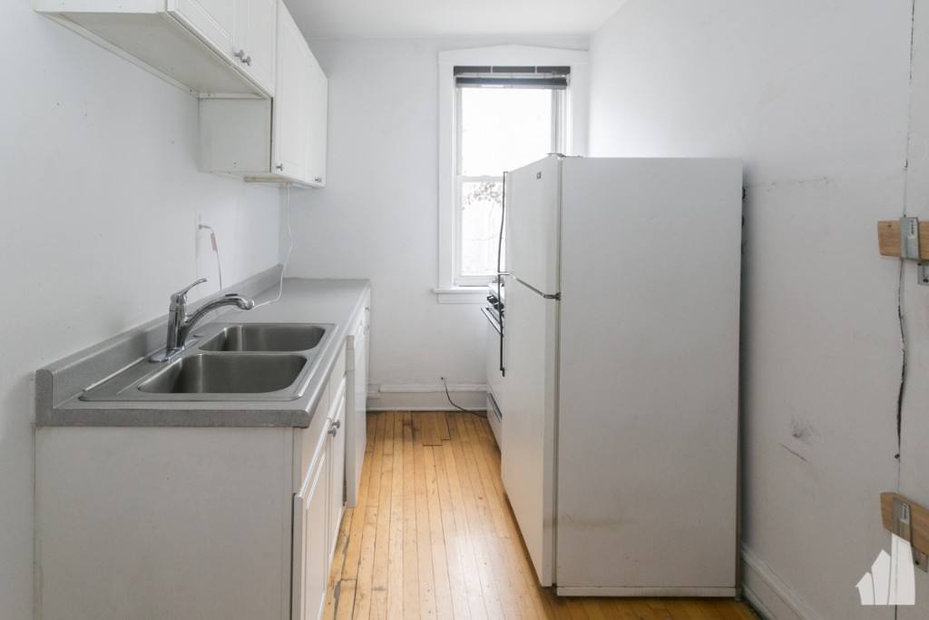 Apartment for rent at 1904 W Winnemac Ave #1, Chicago, IL 60640