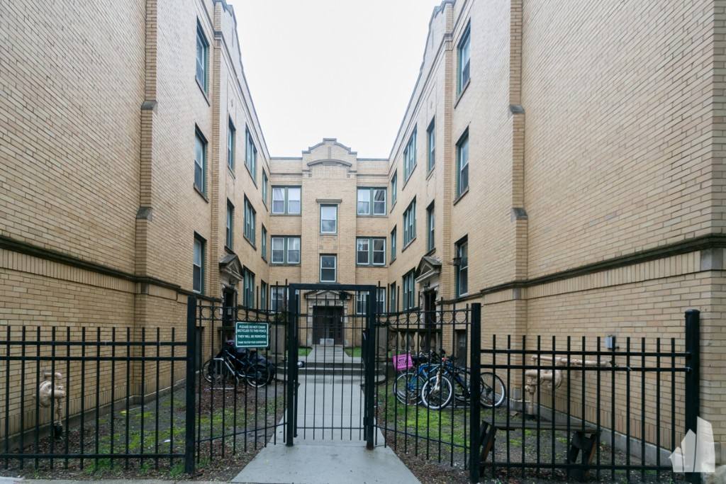 Apartment for rent at 1904 W Winnemac Ave #1, Chicago, IL 60640