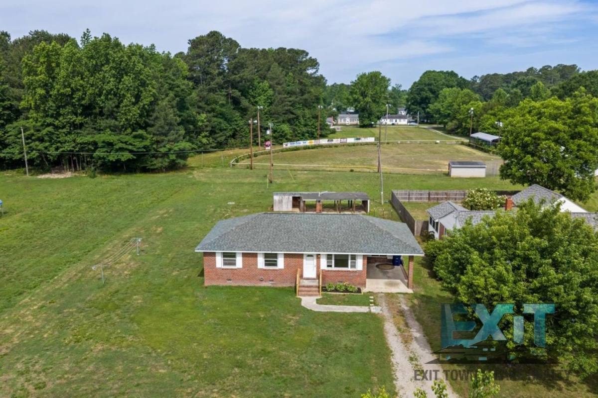 House for rent at 309 1st St, Jarratt, VA 23867
