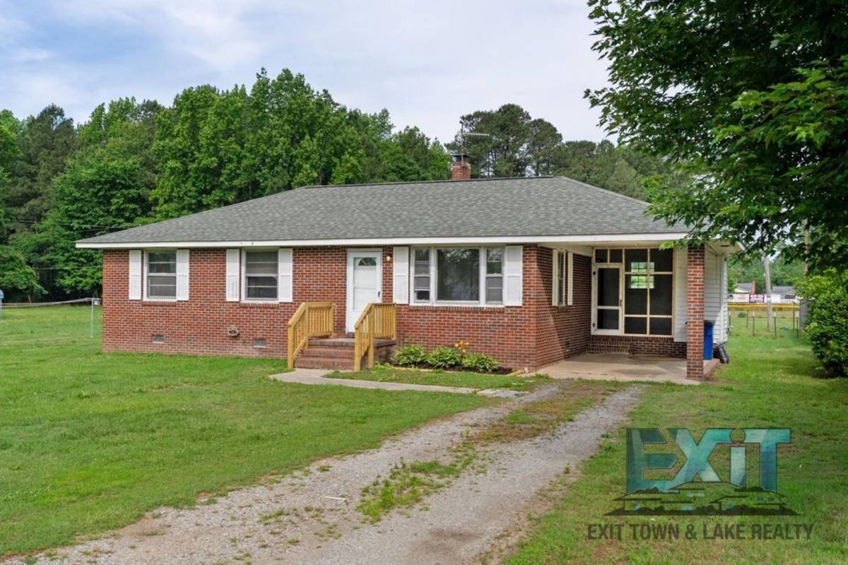House for rent at 309 1st St, Jarratt, VA 23867