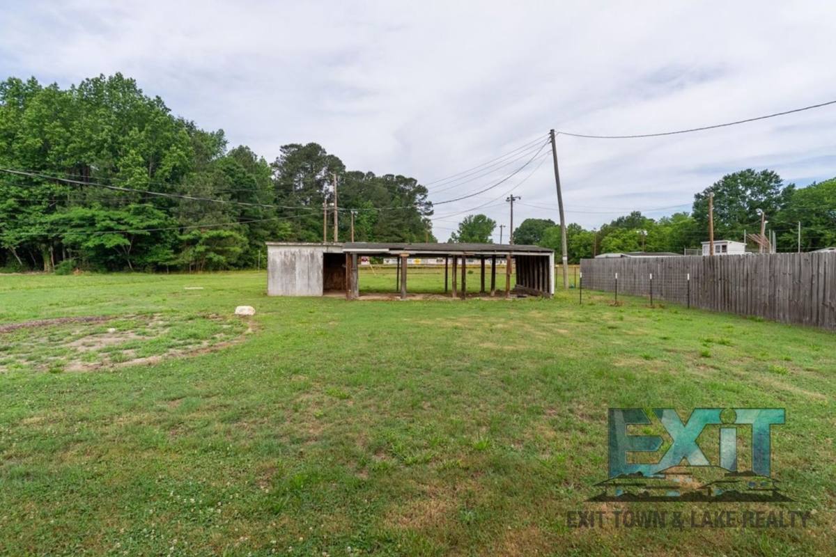 House for rent at 309 1st St, Jarratt, VA 23867