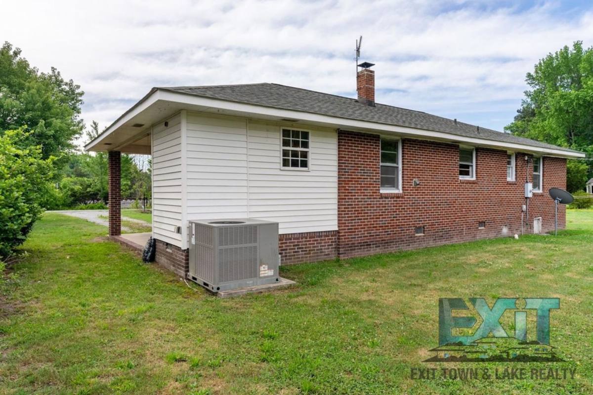 House for rent at 309 1st St, Jarratt, VA 23867