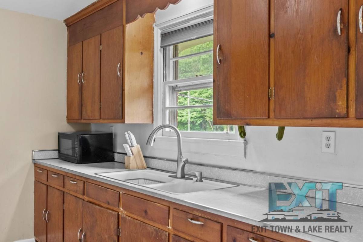 House for rent at 309 1st St, Jarratt, VA 23867