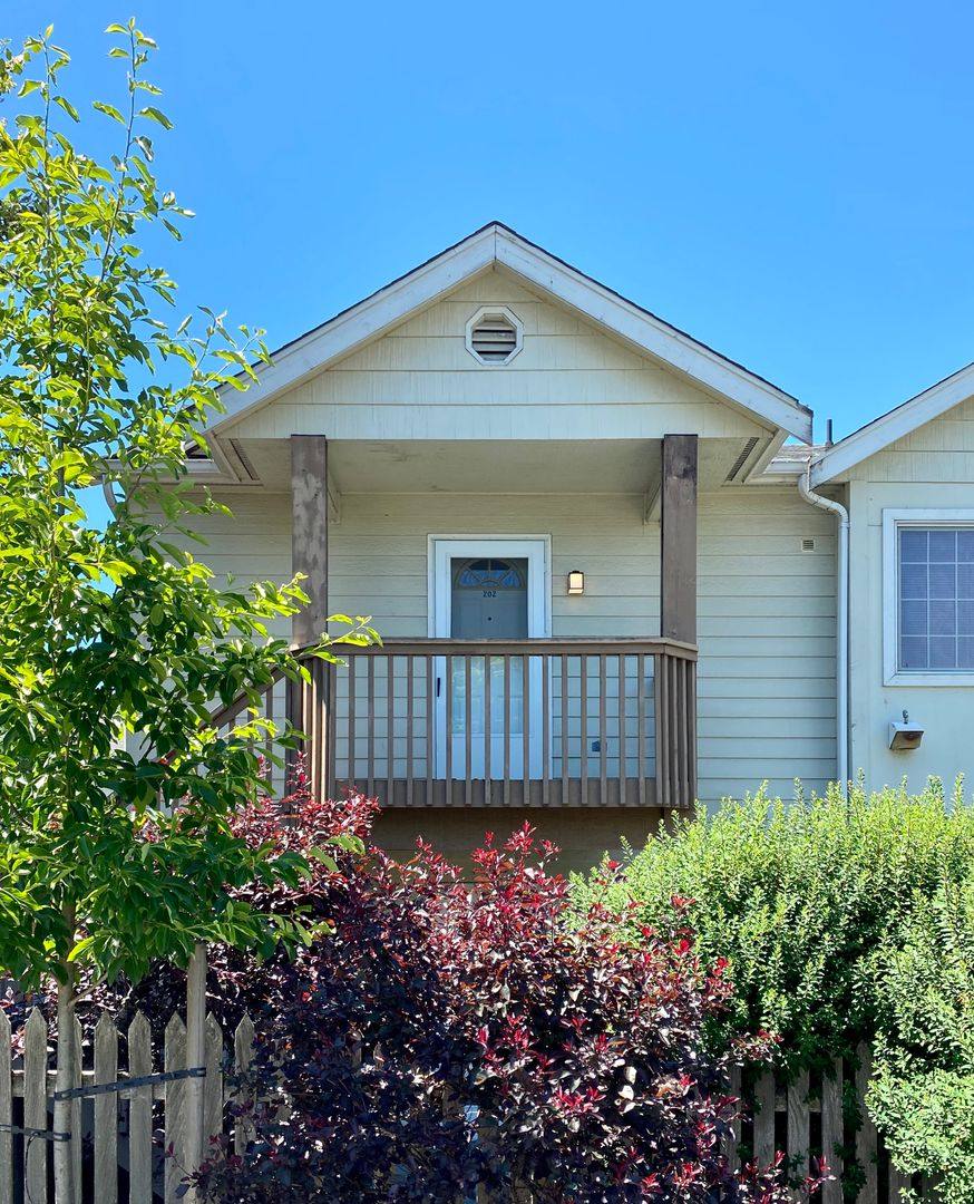Apartment for rent at 1808 E Sunset Dr, Bellingham, WA 98225