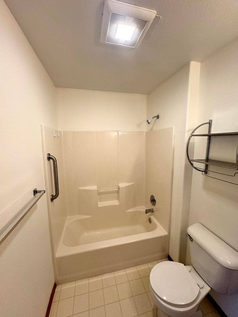 Apartment for rent at 1808 E Sunset Dr, Bellingham, WA 98225