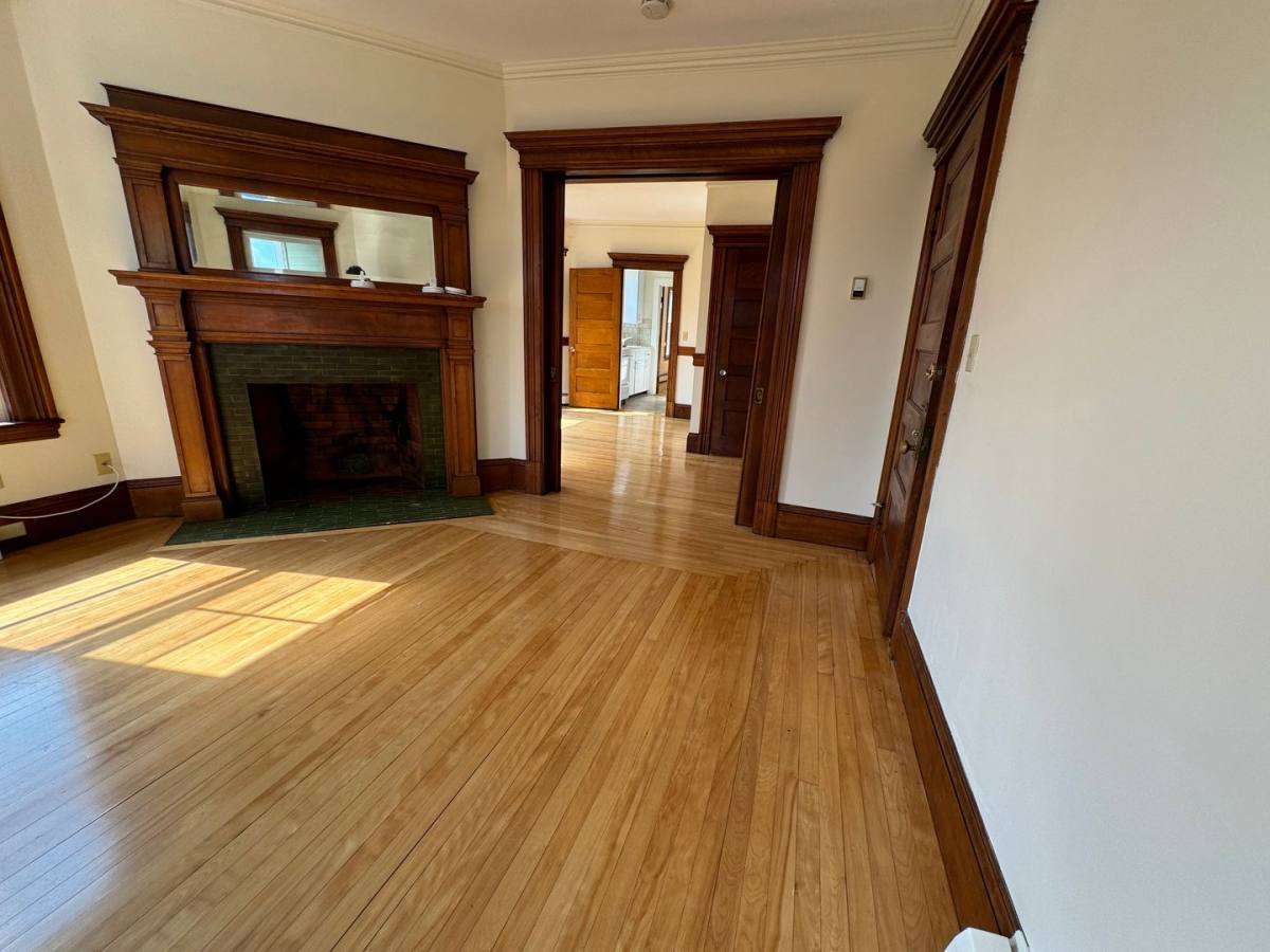 Apartment for rent at 29 Pleasant St, Marblehead, MA 01945