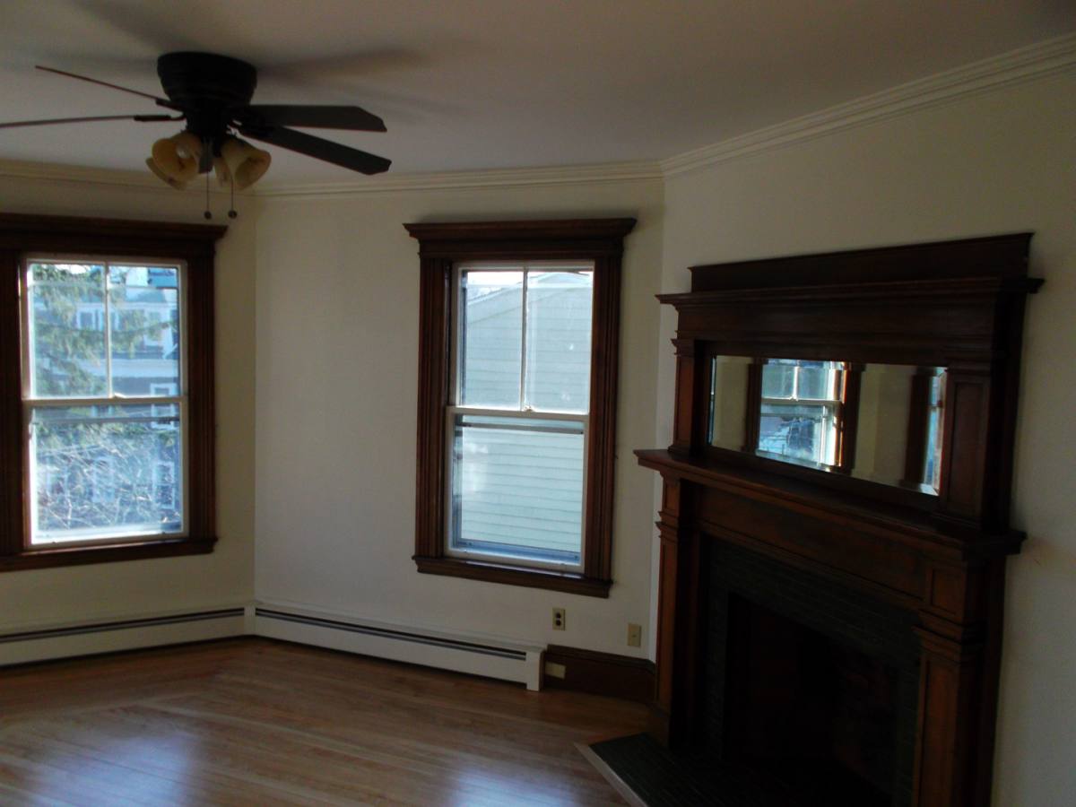 Apartment for rent at 29 Pleasant St, Marblehead, MA 01945