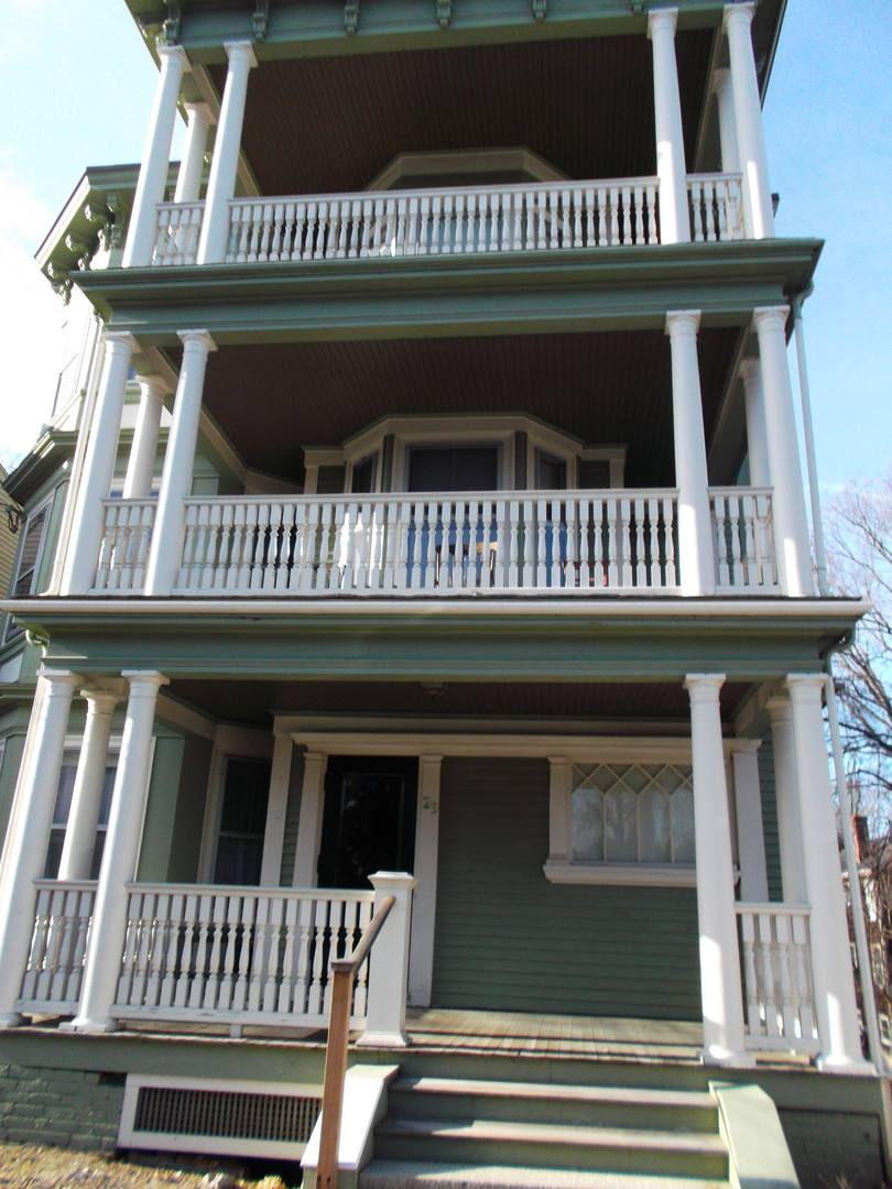 Apartment for rent at 29 Pleasant St, Marblehead, MA 01945
