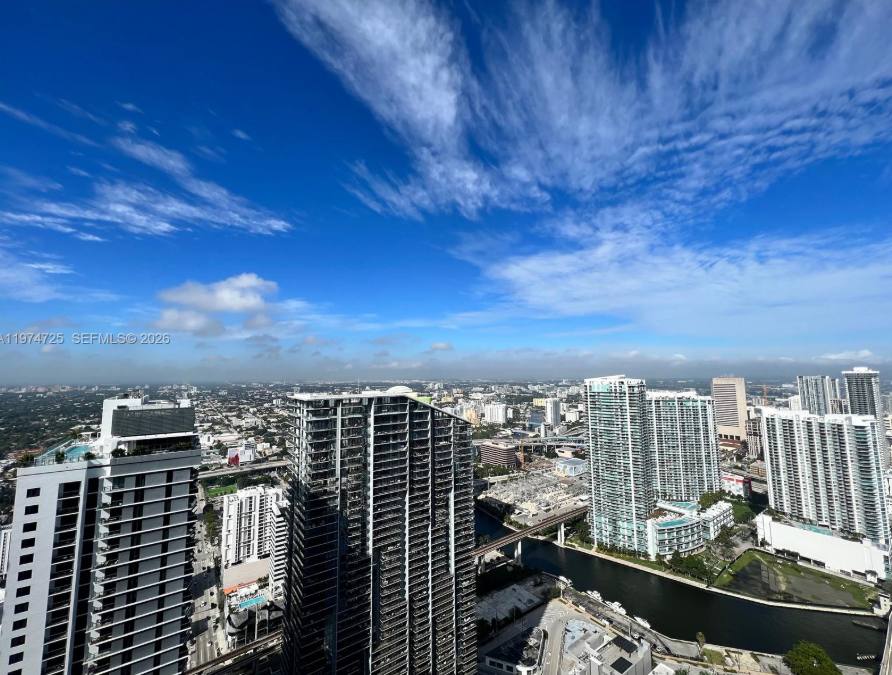 Apartment for rent at 801 S Miami Ave #5309, Miami, FL 33131