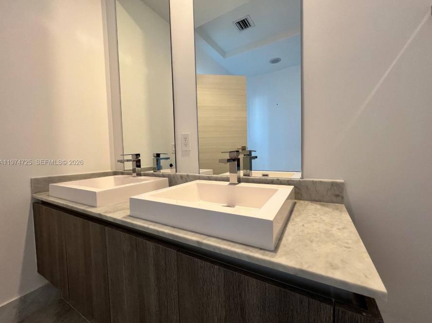 Apartment for rent at 801 S Miami Ave #5309, Miami, FL 33131