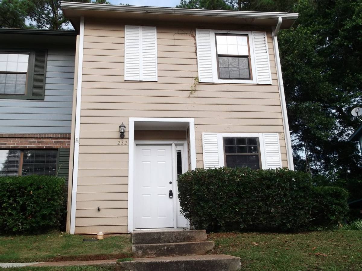 Townhouse for rent at 232 Candlebrook Dr, Enterprise, AL 36330