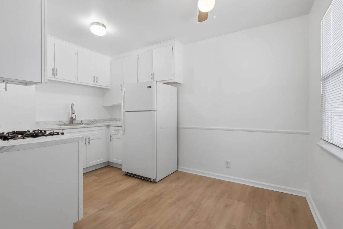 Apartment for rent at 12805 Vanowen St, North Hollywood, CA 91605